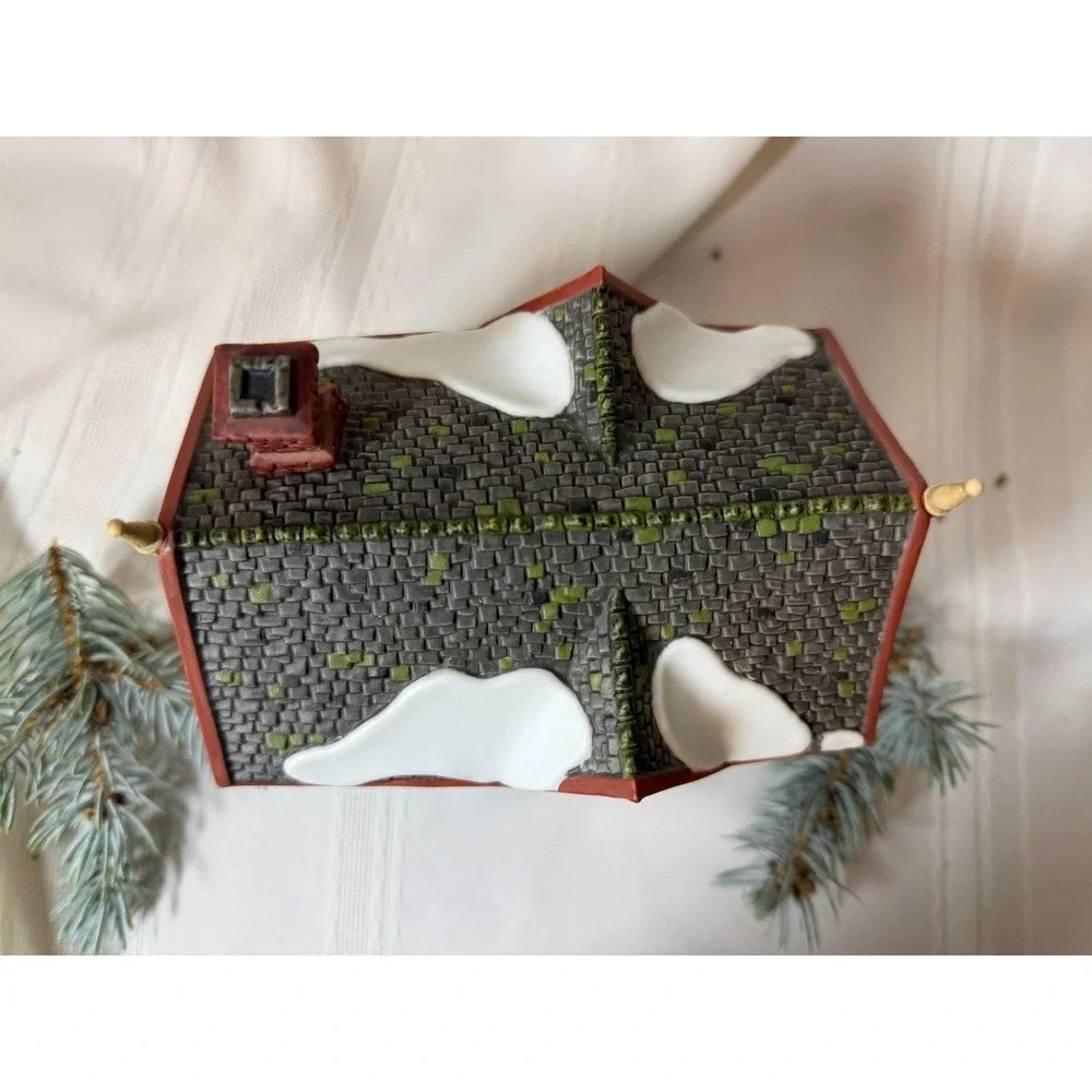 Dept 56 Plumstead Market House #58737 Dickens Village w/box light